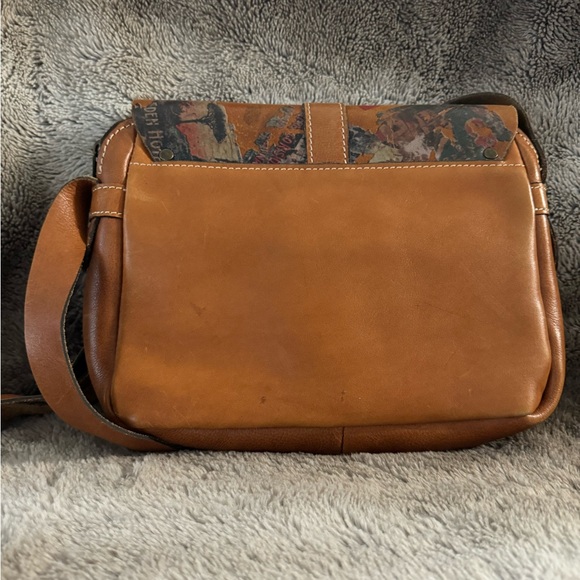 Patricia Nash | Leather Shoulder Bag with Leather wallet - Picture 10 of 12